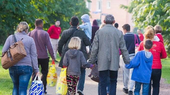 Angriffe auf Flüchtlinge gehen leicht zurück