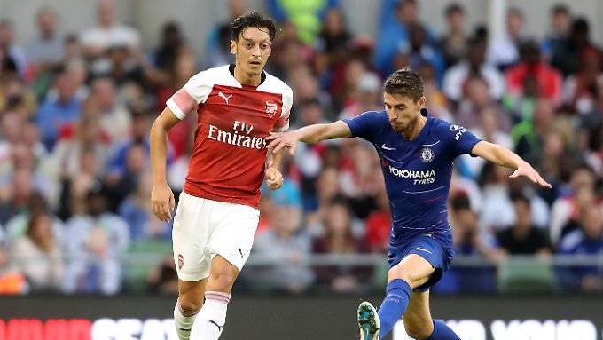 Özil gewinnt Last-Minute-Elfmeterschießen