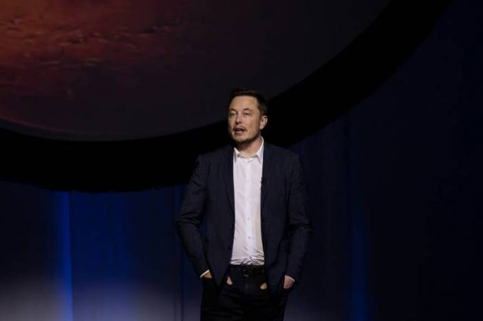Tesla: Elon Musk assagi et rassurant sur la production, les investisseurs ravis
