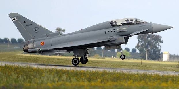 Un avion de chasse espagnol tire par erreur un missile en Estonie