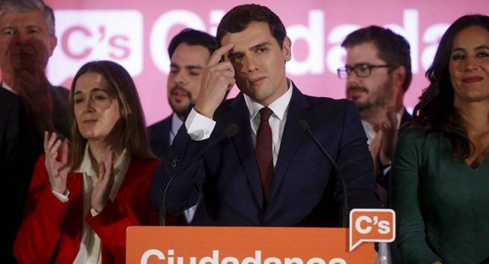 Albert Rivera se suma a la campaña para quitar los lazos independentistas en Cataluña