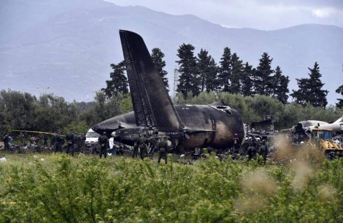 Cuatro personas mueren al estrellarse una avioneta en una base aérea de EE.UU.