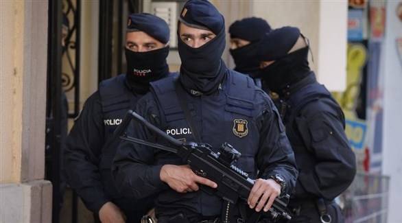 اعتقال مغربيين في إسبانيا بتهمة تجنيد إرهابيين