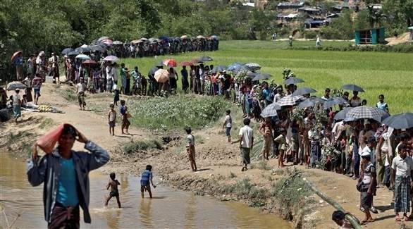 منظمة حقوقية تحث بنغلاديش على نقل الروهينجا من المخيمات
