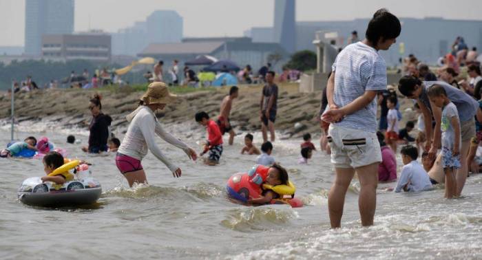 إسعاف نحو 6 آلاف شخص ووفاة اثنين آخرين بسبب موجة الحر في اليابان