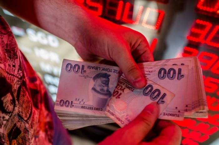 La lira turca se desploma y toca un nuevo mínimo