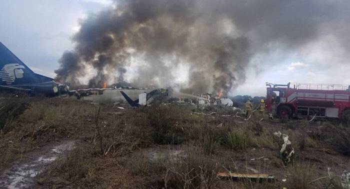 وزير النقل المكسيكي يعلن بقاء 98 راكبا بالمستشفيات عقب حادثة الطائرة