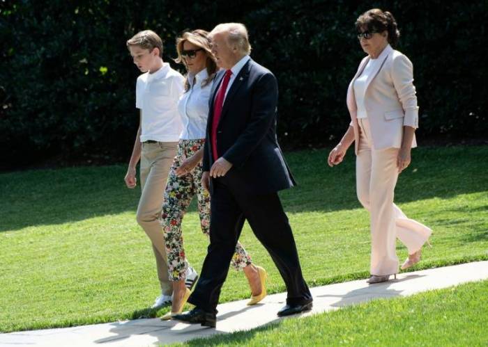 Los padres de Melania Trump son ahora ciudadanos de EEUU
