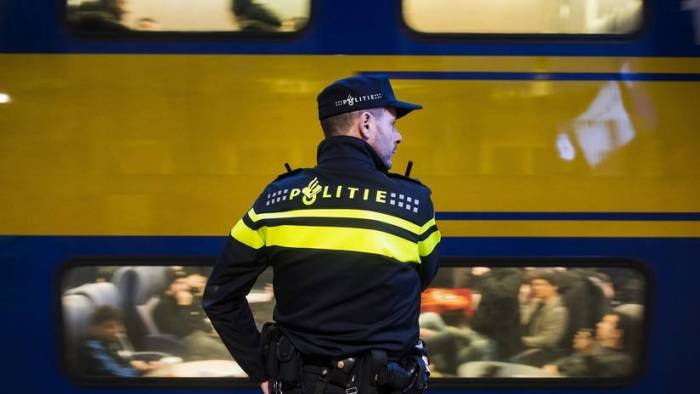 La Policía neerlandesa tirotea a un sospechoso de apuñalar a dos personas en una estación de tren