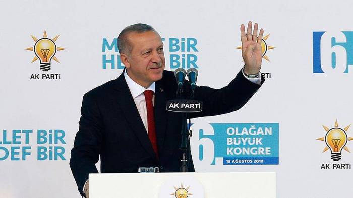 Ərdoğan yenidən AKP-nin sədri seçildi