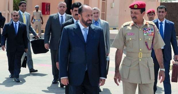 الوزير المسؤول عن شؤون الدفاع العماني
يتوجه إلى الهند