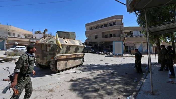قتلى وجرحى جراء اشتباكات بين الأمن الكردي والجيش السوري في القامشلي