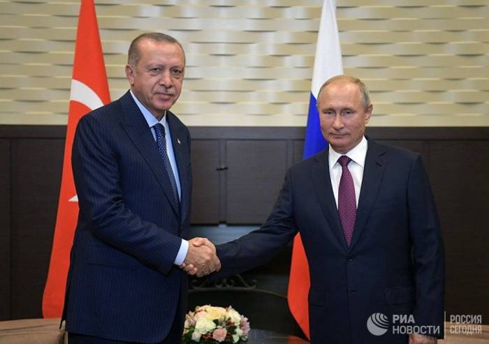 Türkiyə ilə aramızda çətin məsələlər var – Putin