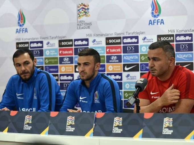 UEFA-Nationenliga: Pressekonferenz von Cheftrainer und Mitgliedern von Nationalmannschaft am Vorabend des Aserbaidschan-Kosovo-Spiels