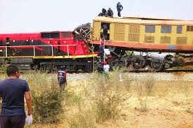 17 muertos y 12 heridos en colisión de trenes en Angola