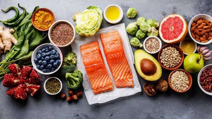 Mediterranean diet has benefits even in old age, study suggests