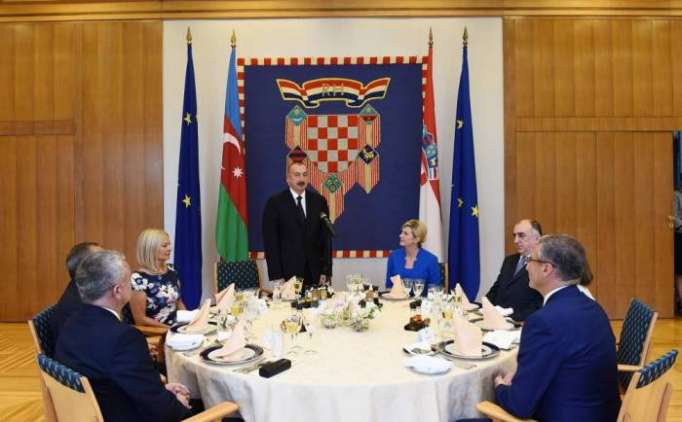 Presidenta de Croacia ofrece una recepción oficial en honor del presidente Aliyev- FOTOS