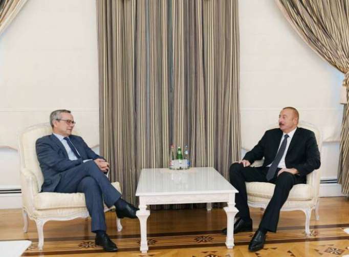 El presidente azerbaiyano admitió al jefe de la Asamblea Parlamentaria de OTAN 