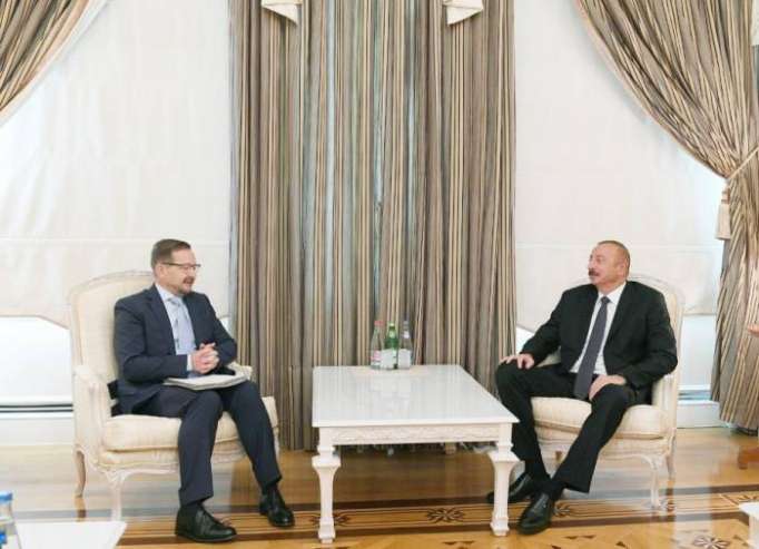 Präsident Aliyev empfängt OSZE-Generalsekretär 