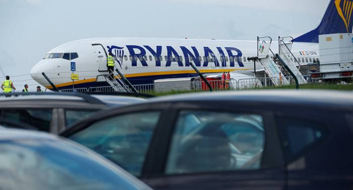 Los tripulantes de Ryanair convocan una huelga en España y otros 4 países