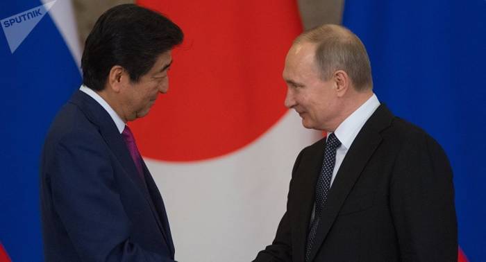 Abe anuncia "conversaciones relevantes" con Putin a finales de este año