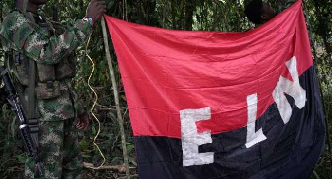 ELN se adjudica retención de joven a la que acusa de ser informante de FFAA de Colombia