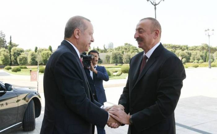 Les présidents azerbaïdjanais et turc se réunissent autour d’un déjeuner de travail