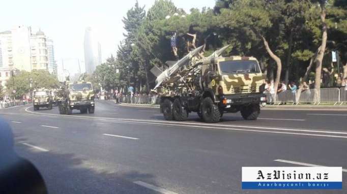 El equipo militar del Ejército de Azerbaiyán demostrado en desfile-FOTOS