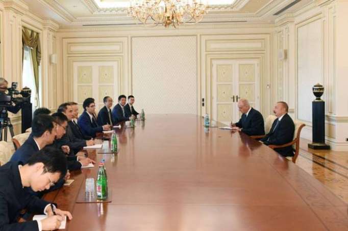 Ilham Aliyev recibe al editor en jefe de Xinhua