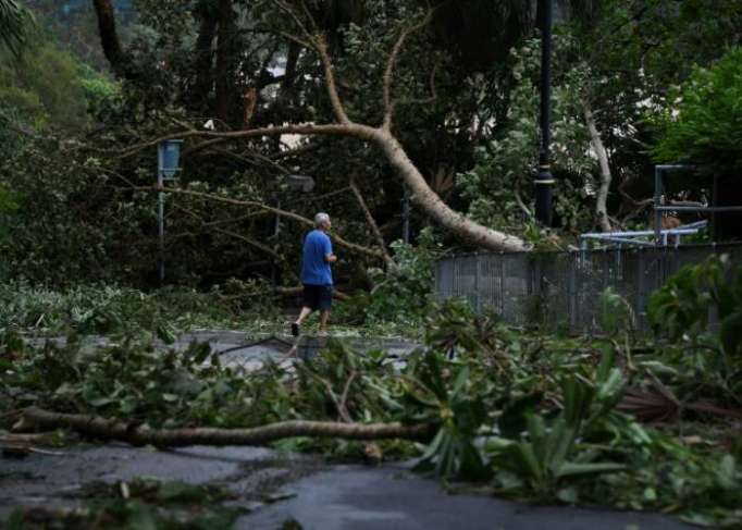 Hong Kong intenta volver a la normalidad tras el tifón Mangkhut