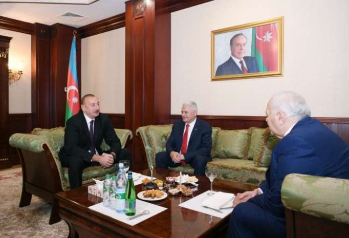 Präsident Ilham Aliyev trifft Parlamentspräsident der Türkei Binali Yildirim