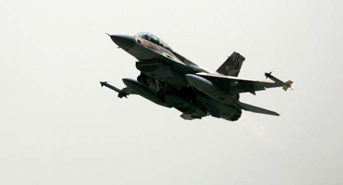 Israelischer Experte: Eine F-16 kann sich nicht hinter einer Il-20 verstecken