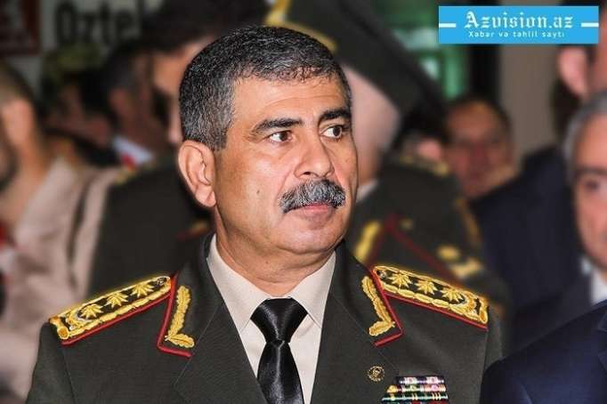 Ministro de Defensa de Azerbaiyán expresa pésame a su homólogo iraní