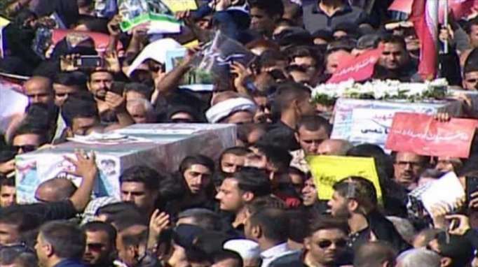 Iraníes participan en los funerales de los mártires de Ahvaz