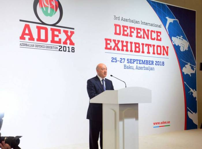 Fuad Alasgarov las die Ansprache von Ilham Aliyev an die Teilnehmer der ADEX-2018 - FOTOS
