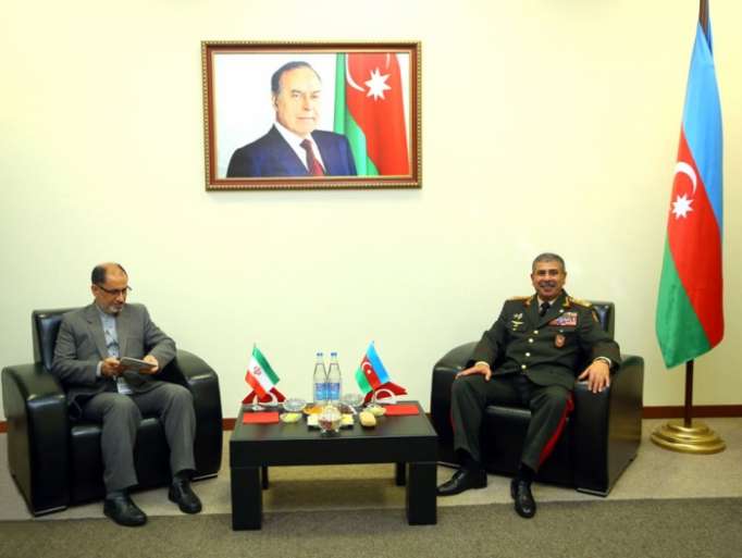 Azerbaijani defense minister meets with Iranian delegation