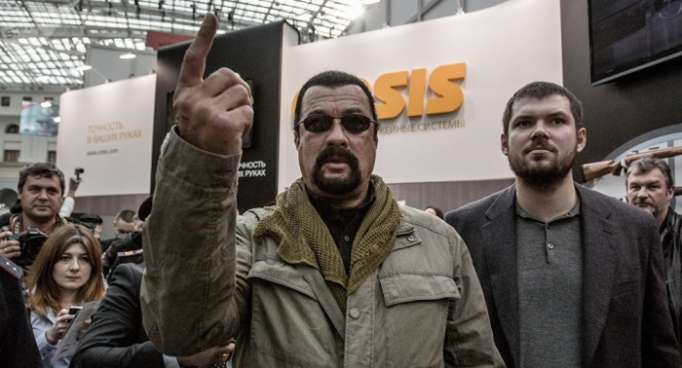 Steven Seagal lüftet seine politischen Ambitionen in einer russischen Region