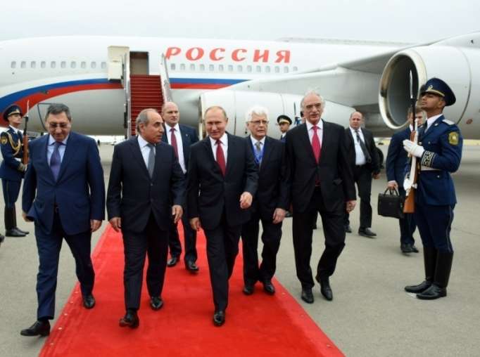 Vladimir Poutine est arrivé en Azerbaïdjan