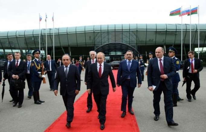 Vladimir Poutine termine sa visite officielle en Azerbaïdjan