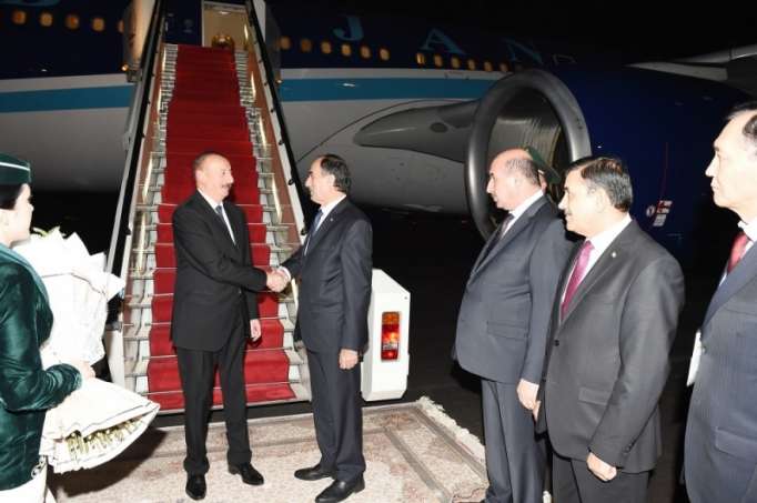President Ilham Aliyev arrived in Tajikistan