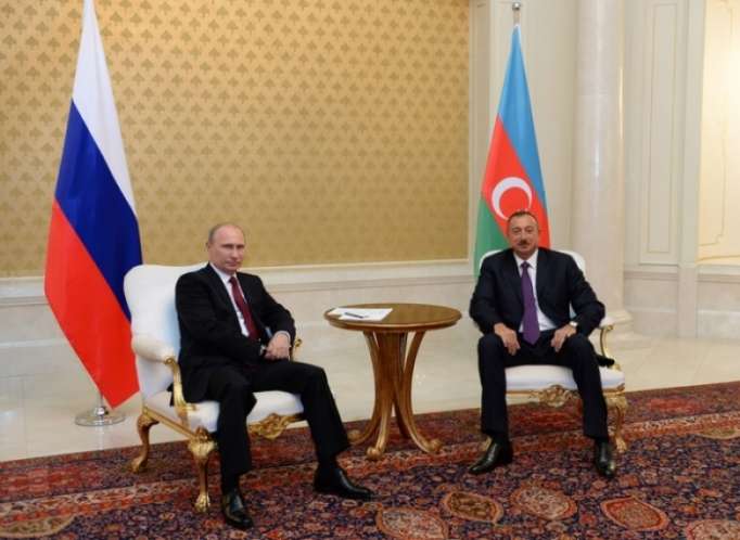 Presidentes de Azerbaiyán y Rusia mantienen reunión privada