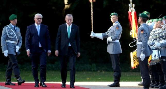 Steinmeier empfängt Erdoğan mit militärischen Ehren im Schloss Bellevue