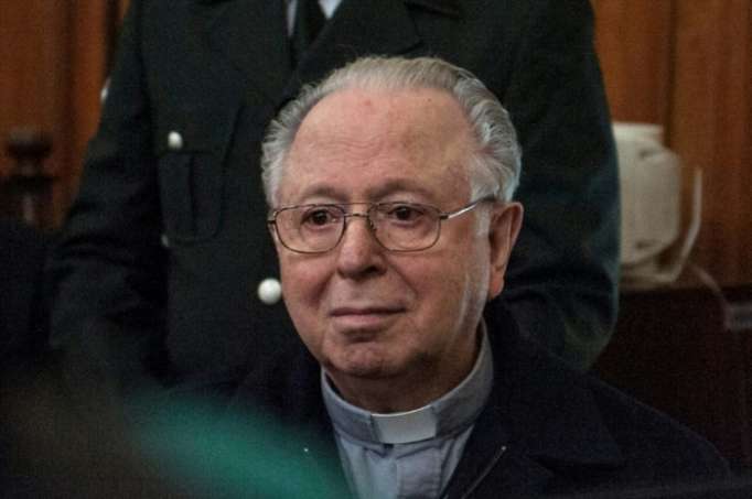 Papa expulsa del sacerdocio al pederasta chileno Fernando Karadima