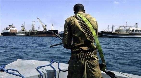 قراصنة يختطفون 12 من طاقم سفينة سويسرية في مياه نيجيريا