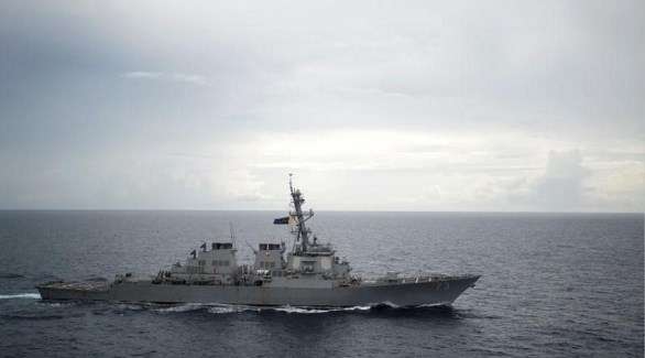 مدمرة أمريكية تبحر قرب جزر في بحر الصين الجنوبي