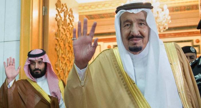 أول رد من الملك سلمان وولي عهده عقب تصريحات باكستان عن "التحالف العسكري"