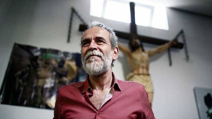 España: Ordenan la detención del actor Willy Toledo por no acudir a declarar