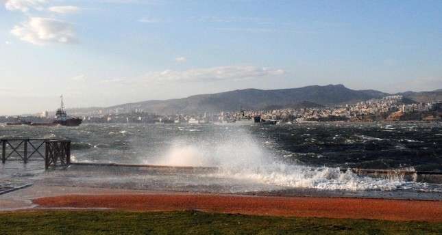 Strong winds batter Aegean as Mediterranean cyclone approaches