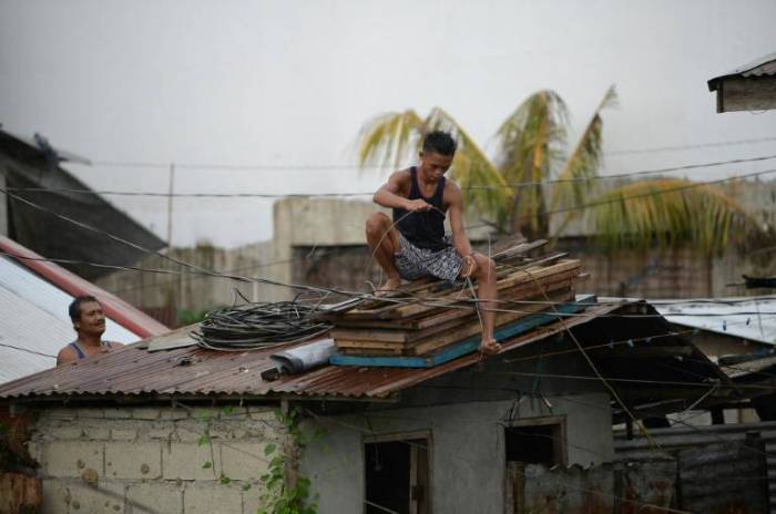 Le super typhon Mangkhut frappe les Philippines