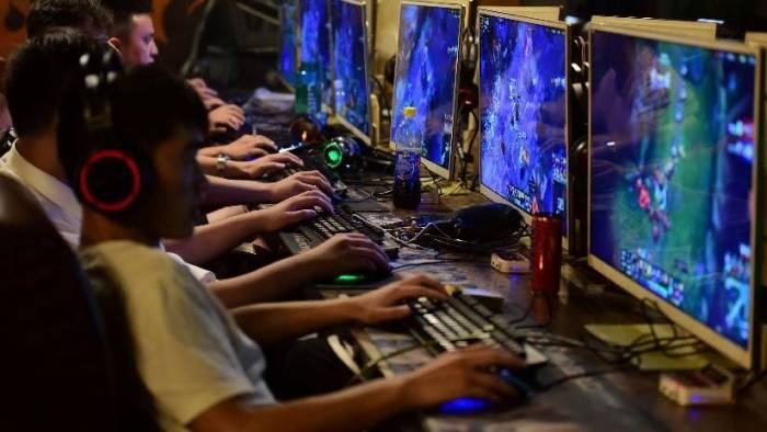 China planea regular el número de videojuegos para proteger la vista de los menores